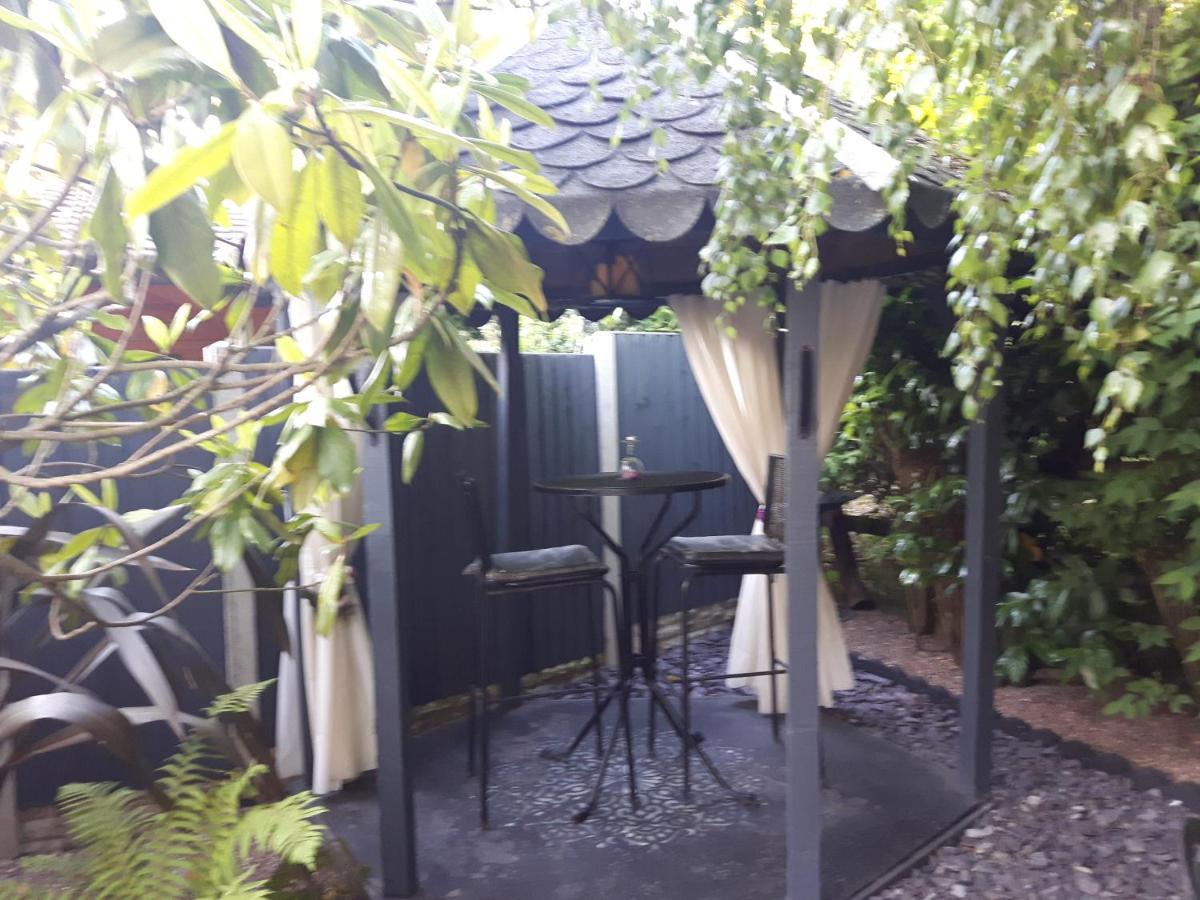 סאטון קולדפילד Ever Wanted To Go Off Grid Then This Is For You מראה חיצוני תמונה