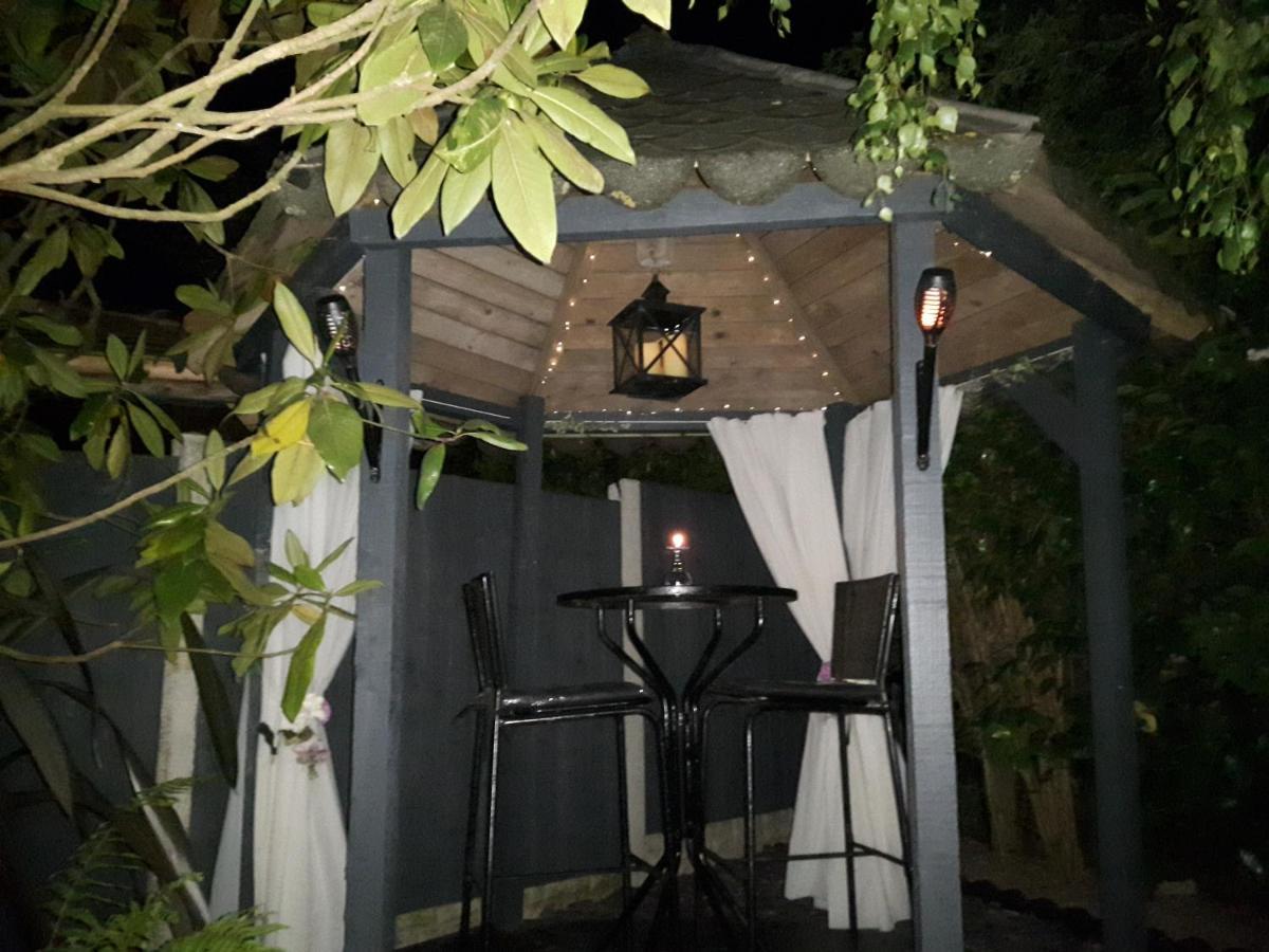 סאטון קולדפילד Ever Wanted To Go Off Grid Then This Is For You מראה חיצוני תמונה